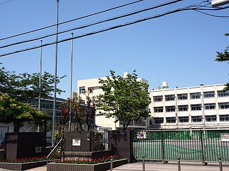 横浜市立鶴見小学校(400m)