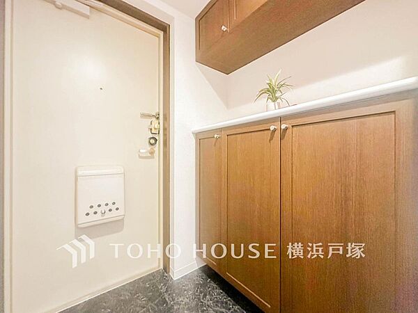 玄関を拡大表示