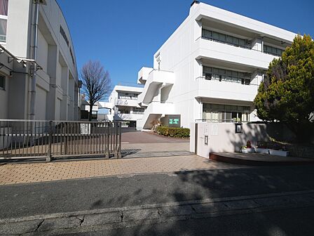 横浜市立東永谷中学校（900ｍ）