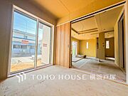 【Japanese－style room】家族団らんのできる和の空間。お客様のおもてなしにも良さそうです。畳の香りに癒され、和の空間を感じることのできる落ち着きある一部屋です。(2026年5月撮影)