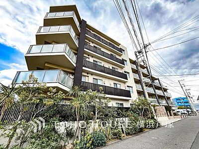 外観:【Appearance】その邸が魅せる、気品・上質・重厚感・細やかさ、そのすべては訪れた者に安らぎと品性を与える特別な空間です。ここに住むからこそ意味がある。すべての(始まり)をここから迎えます 外観:【Appearance】その邸が魅せる、気品・上質・重厚感・細やかさ、そのすべては訪れた者に安らぎと品性を与える特別な空間です。ここに住むからこそ意味がある。すべての(始まり)をここから迎えます