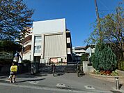 横浜市立森の台小学校(650m)