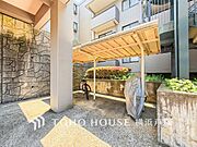 【Cycle lot】こちらは駐輪場。平置きの自転車スペースは、出し入れもスムーズにできるので、忙しいお出かけ時にもさっと出せるのが魅力的。大切な1分1秒を無駄にしません。