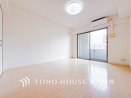 すっきりとした空間設計で家具の配置も自在。暮らしやすさと居心地の良さを兼ね備えたお部屋です。