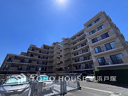 「Appearance」住む人を映し出す洗練された佇まいは、いつまでも輝き続けながらいつしか街の風景に溶け込んでいきます。