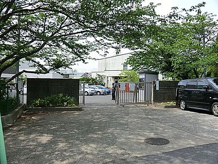 鎌倉市立西鎌倉小学校(1200m)