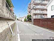 「Frontal road」家の良し悪しだけでなく周辺環境も重要なポイント。それは月日が経つ事で「近くにあるもの」から「家の財産」へとイメージが変わってくる事を身体が理解しているからだと思います。