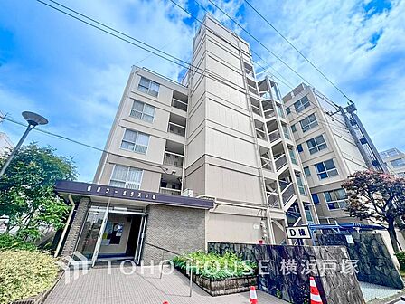 【Appearance】住む人を映し出す洗練された佇まいは、いつまでも輝き続けながらいつしか街の風景に溶け込んでいきます。