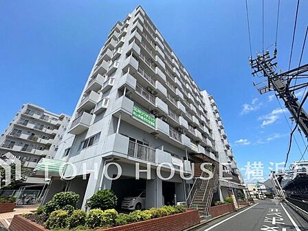 「Appearance」その邸が魅せる、気品・上質・重厚感・細やかさ、そのすべては訪れた者に安らぎと品性を与える特別な空間です。ここに住むからこそ意味がある。すべての(始まり)をここから迎えます