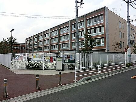 大和市立光丘中学校まで約1400m。