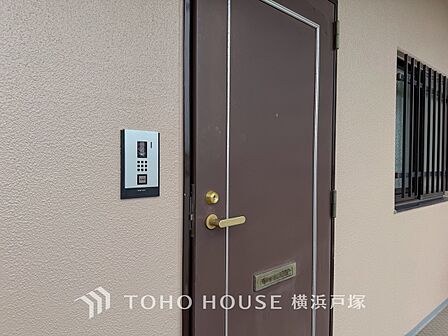 居住者の帰り、訪れる方を優しく迎え、安らぎに満ちた生活空間を予感させる。健やかな暮らしを楽しめそう。