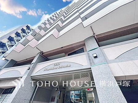 【Appearance】その邸が魅せる、気品・上質・重厚感・細やかさ、そのすべては訪れた者に安らぎと品性を与える特別な空間です。ここに住むからこそ意味がある。すべての(始まり)をここから迎えます。