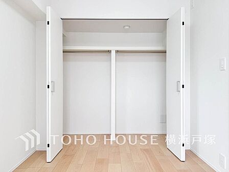 【Storage】整理整頓がしやすい収納スペース。日常の必需品をすっきり収納し、部屋を広く保つ機能的な設計。