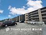 駐車場：【Car space】ゆとりをもった空間設計の駐車場。マイペースで落ち着いて車庫入れできそうです。
