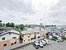 周辺：【View】手を伸ばせば、ふれることが出来そうな環境が、そのままインテリアになったような印象です。その豊かな眺望にふさわしい空間には、通風・採光にも優れ、心地よい光と風があふれています。