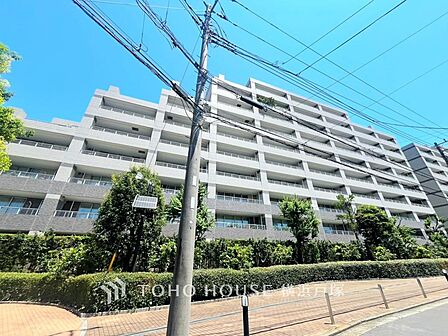 「Appearance」ここから始まる「日常」はご家族にとって大切で貴重な時間。少しでも豊かに、少しでも快適に。そんな想いから生まれた本邸宅は、これから先のお住まいをきっと支えてくれるはずです。