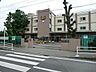 周辺：市街地に近く便利な環境にある公立中学校。文武両道を掲げて学力向上と部活動の活性化に注力し、生徒の主体性を尊重しながら地域社会と連携して心豊かな青年を育んでいます。