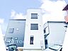 外観：【Appearance】爽やかな青空の下に贅沢なほどに降り注ぐ陽光、豊かな居住性と、クオリティが見事に調和した住空間は、住まうことの喜びを感じさせてくれます。