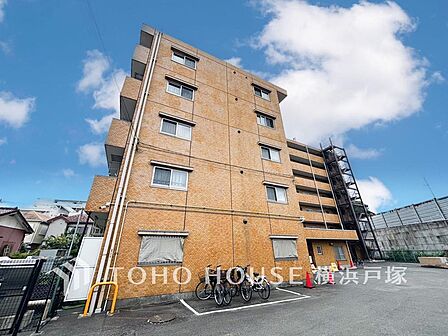 【Appearance】住む人を映し出す洗練された佇まいは、いつまでも輝き続けながらいつしか街の風景に溶け込んでいきます。