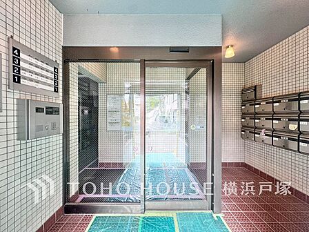 【cluster mailbox】郵便物はこちらからお取りいただけます。共用部分も機能的な上、デザインが統一されています。