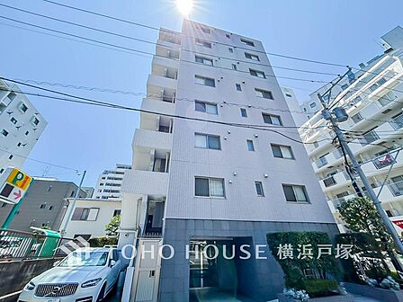 【Appearance】時をこえて輝く美しさ。洗練されたデザインが街並みに溶け込み、圧倒的な存在感を放つ外観