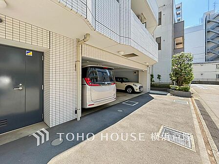 【Car space】敷地内に駐車スペースがあると日々の暮らしをスムーズに運ぶ事が出来ます。(空き状況はお問合せ下さい)