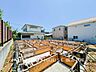 外観：忙しく過ぎゆく日常を置き去るほど、ゆったりした時間が流れる住環境。『快適』は「家」と「街」と「環境」が調和した時に訪れるだと改めて感じさせてくれます。(2026.7)