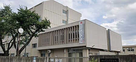 横浜市立横浜総合高校まで約929m