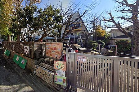 鎌倉幼稚舎幼稚園(550m)お子様が伸び伸びと過ごせる魅力的な教育環境が整っています。日々の送り迎えもしやすく、子育て世帯の快適な暮らしを心強くサポートしてくれる幼稚園です。
