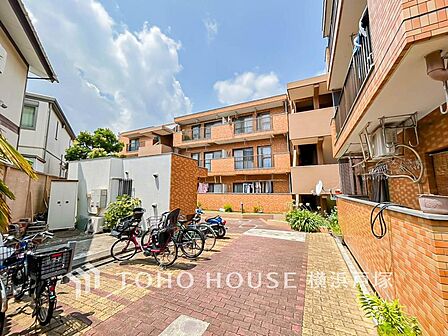 【Appearance】穏やかな風と陽光を導き、プライバシーに配慮された設計プランを採用し、居住性を一段と心地よいものに。
