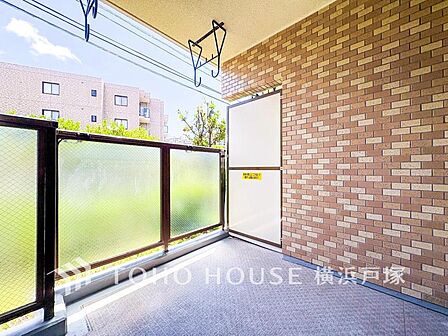 【Balcony】広いバルコニーは暮らしの中で光と風を演出してくれています。見事なまでの開放的な空間をお楽しみ下さい。