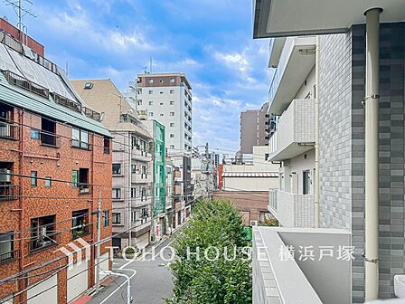 その豊かな眺望にふさわしい空間には、通風・採光にも優れ、心地よい光と風があふれています。