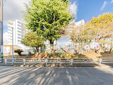 関東学院のびのびのば幼稚園まで約180m