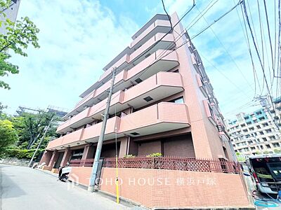 外観：住まいの本質の部分から、住み心地や安全性を見つめ直しました。