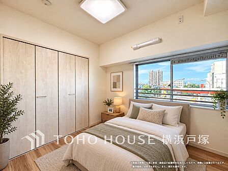 【Room】1日の疲れを癒し、心地よく寛げるようゆったりとした広さを確保しています。プライベートタイムをより優雅に穏やかに…。落ち着いた雰囲気を紡ぎます。