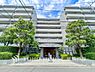 外観：【Appearance】季節感を演出する多彩な樹木と豊かな彩りが重なり、四季折々の変化を楽しめる心地よい場所となりそう。