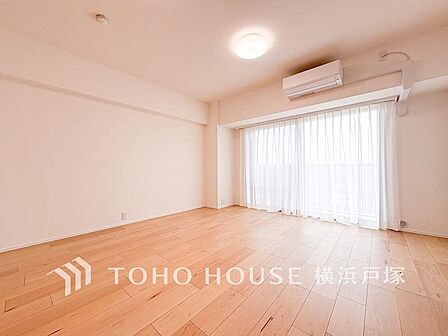 一日の疲れを癒やしてくれる主寝室。時を忘れて過ごす場所として過ごせるお部屋。