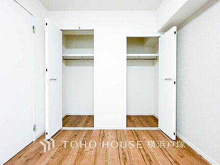 【Storage】整理整頓がしやすい収納スペース。日常の必需品をすっきり収納し、部屋を広く保つ機能的な設計。