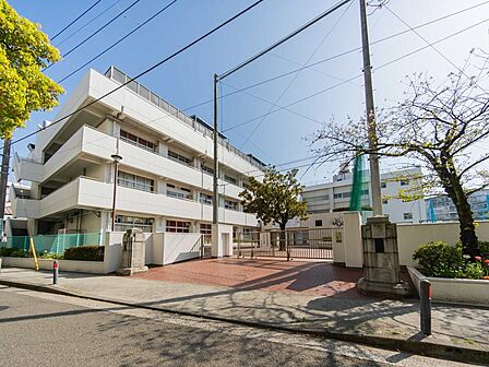 横浜市立共進中学校まで約748m