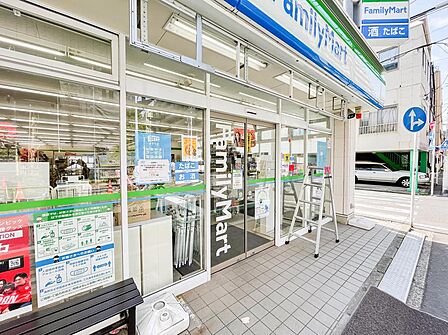 ファミリーマート横浜山王町店まで約217m