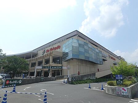 神奈川県内最大級の約270のショップが入る大型商業施設。映画館（TOHOシネマズ）もあり、小さなお子様から大人まで1日中楽しめます。