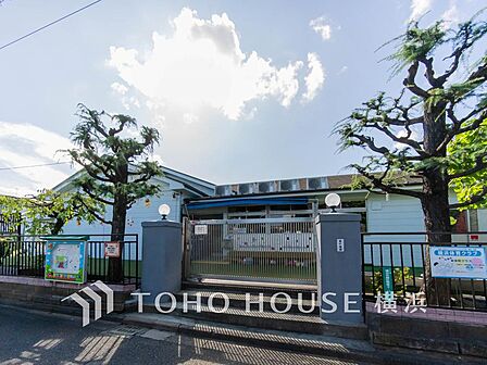 古くから地域に馴染んでいる幼稚園。体操や知育など課外教室が盛ん。中でもサッカークラブの実力が広く知られています。