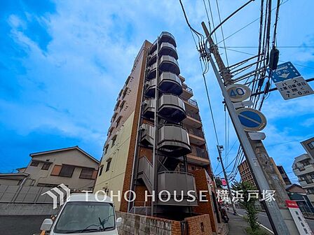 【Appearance】シンプルながらも細部にこだわった外観設計。住む人の感性を満たす、スタイリッシュな外観。