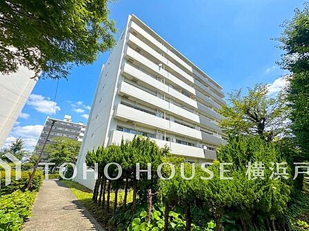 「Appearance」その邸が魅せる、気品・上質・重厚感・細やかさ、そのすべては訪れた者に安らぎと品性を与える特別な空間です。ここに住むからこそ意味がある。すべての（始まり）をここから迎えます