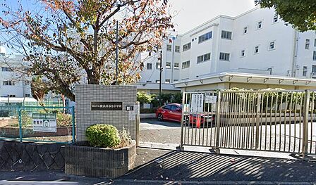 深谷台小学校が身近にあり、毎日の通学にも便利。お子さまのいるご家庭に嬉しい、安心して暮らせる教育環境が整っています。