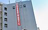 周辺：藤沢駅北口前にそびえる大型家電量販店。豊富な家電製品やデジタル機器、おもちゃなどが一堂に揃い、駅からのアクセスの良さと品揃えの多さで幅広く親しまれています。