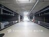 駐車場：【Car space】ゆったりとした駐車スペースを確保いたしましたので、大きめのお車でも駐車可能です。空き状況は随時ご確認ください