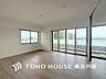 リビング/ダイニング：【Living room】光と風が溢れる開放的なリビングダイニングには自然と家族みんなが集まってきます。明るく穏やかな空気の中で飲んだり、食べたり、笑ったり。
