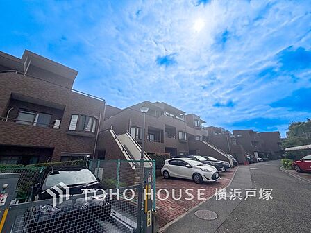 【Appearance】都市の暮らしにフィットする住まい。快適な住空間と利便性を兼ね備え、日々の暮らしをスマートに楽しめる、落ち着いた雰囲気の住空間です。