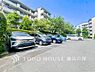 駐車場：【Car space】敷地内駐車場で安心と快適をプラス。移動も便利でスムーズ（空き状況はお問合せ下さい）
